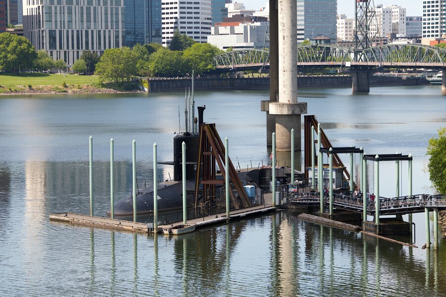pjd_omsi-blueback-submarine-portland-oregon-260508-p1013100_h.jpg