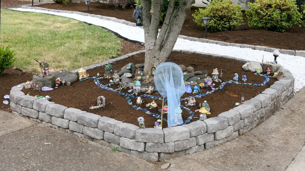 pjd_260701-p1003233-fairy-village-portland-or_h.jpg