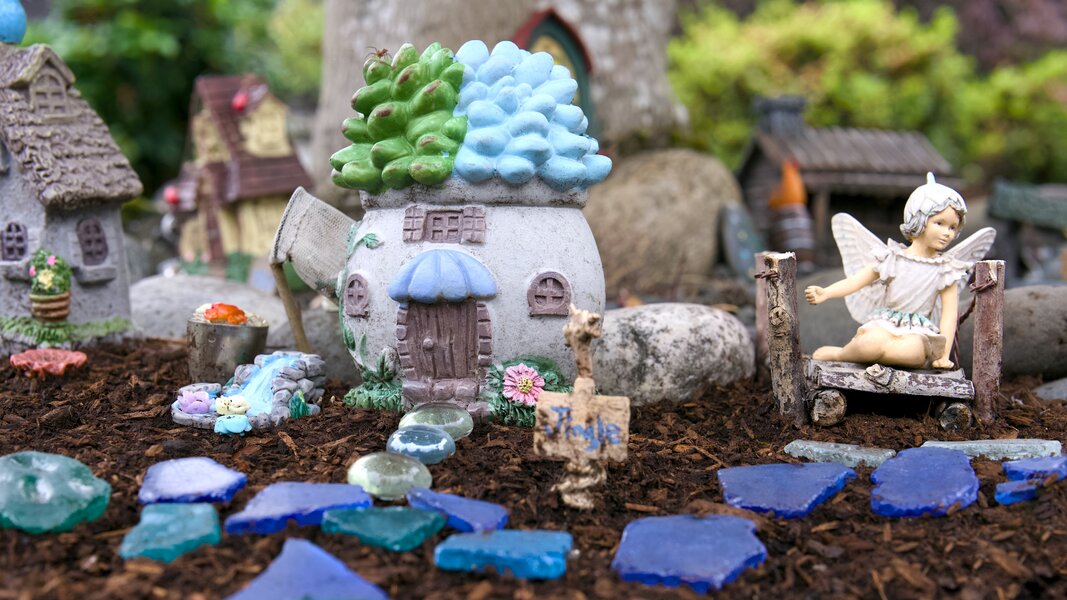 pjd_260701-p1003252-fairy-village-portland-or_h.jpg