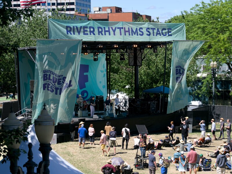 pjd_260703-p1003406-waterfront-blues-festival-2026_h.jpg