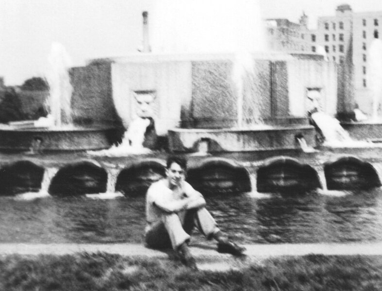 armando decrescenzo - WWII senate fountain - washington DC 5-16-1944.jpg