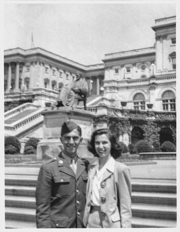 armando decrescenzo - mary d - WWII west steps of US Capitol - senate [L] dome [R] - washingto...jpg