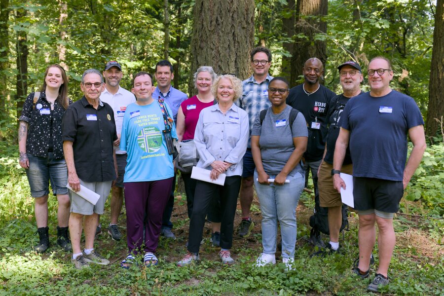 swtrails_or-walks_red_electric_trail_district_4_candidates_group_portrait_240808-p1001005-small.jpg