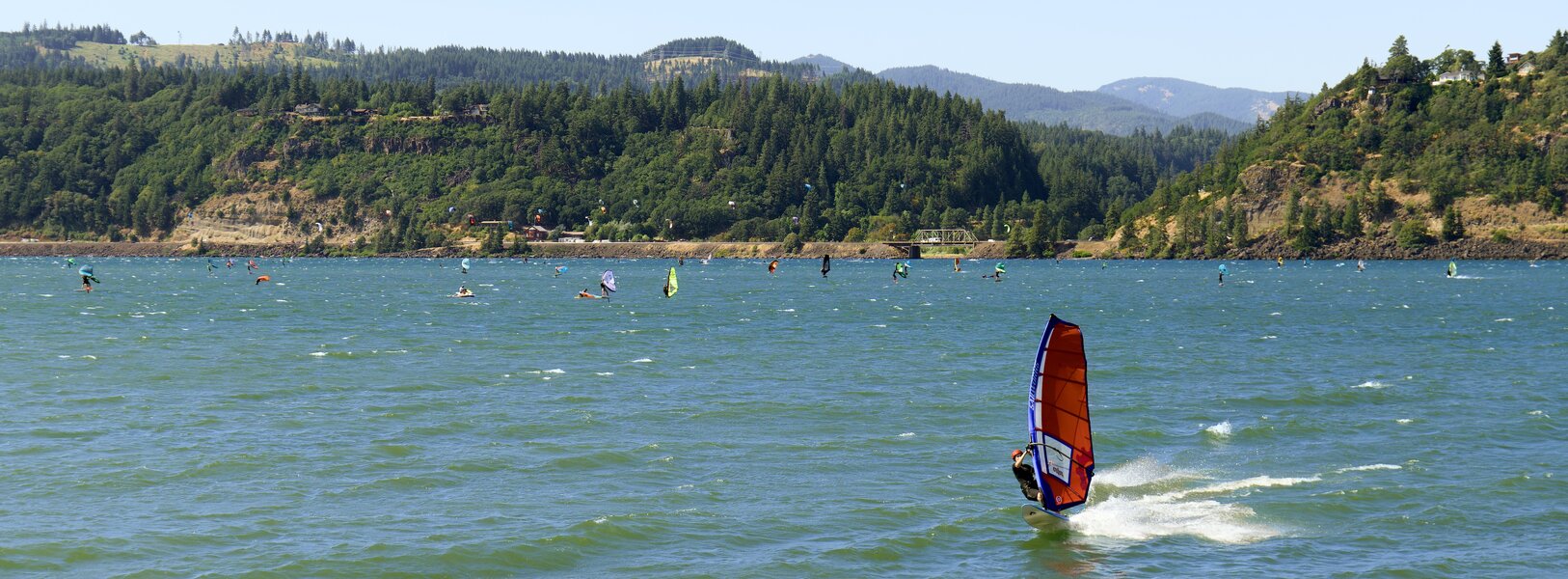 pjd-sailboards-at-hood-river-in-columbia-river-gorge-oregon-usa-1-240712-p1000365_h.jpg