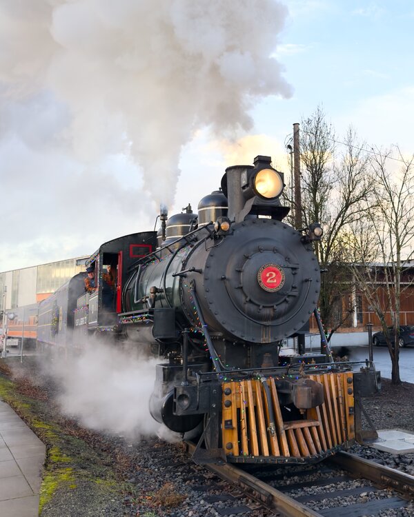 pjd-holiday-express-train-05-oregon-rail-heritage-ctr-portland-250103-6591_h.jpg