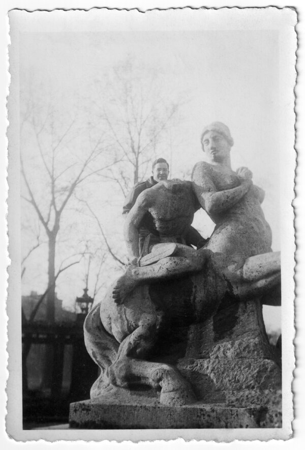 armando-decrescenzo-wwii-fellow-medic-blair-on-wasserturm-watertower-centaur-statue-mannheim-1...jpg