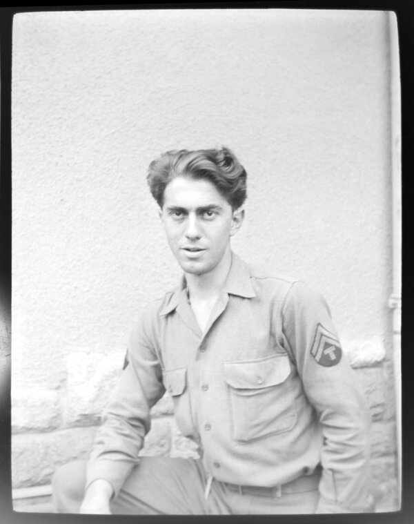 armando-decrescenzo-wwii-long-hair-mid-1945-p1001466-v2-cc.jpg